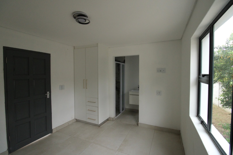 5 Bedroom Property for Sale in Gonubie North Eastern Cape